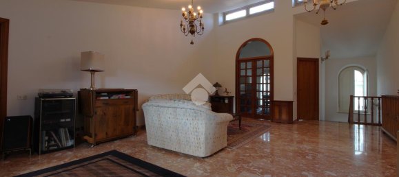 4 rooms Apartment in Teramo, Italy No. 165061 4