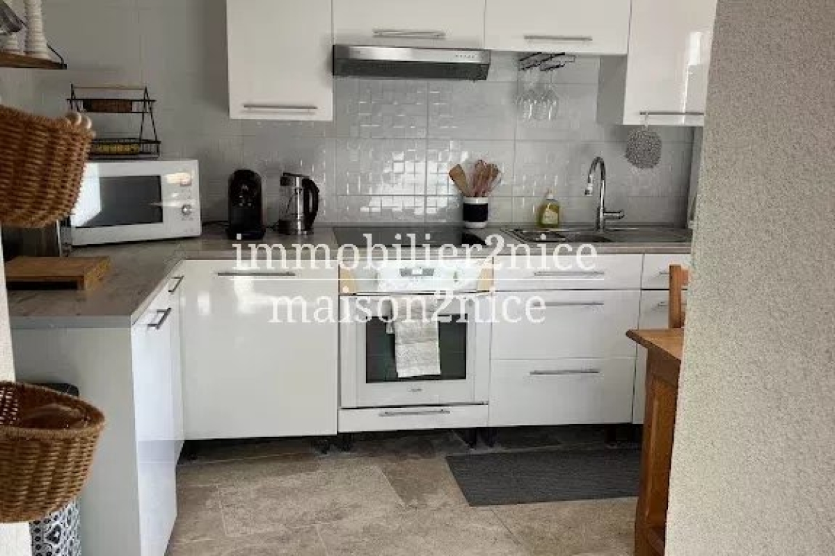 Apartamento de 2 habitaciónes en Alpes-Maritimes, France No. 342852