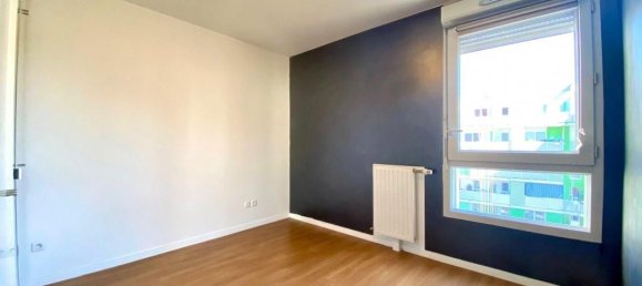 2 bedrooms Apartment in Evry, France No. 118532 4