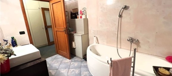 5 rooms House in Scandicci, Italy No. 211019 34