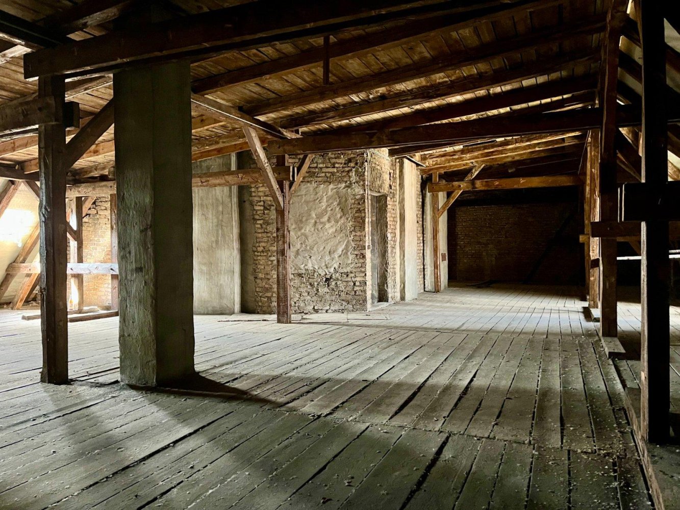 Apartamento de 4 dormitorios en Baumschulenweg, Germany No. 36191