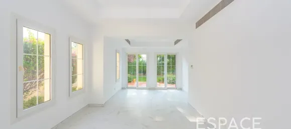 Villa T3 em The Springs, UAE N.º 108454 3