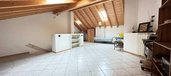 4 rooms House in Limido Comasco, Italy No. 19160 16