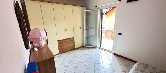 4 rooms House in Limido Comasco, Italy No. 19160 11