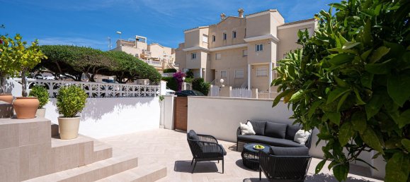 2 bedrooms House in Alicante, Spain No. 134009 3