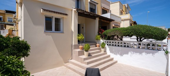 2 bedrooms House in Alicante, Spain No. 134009 2
