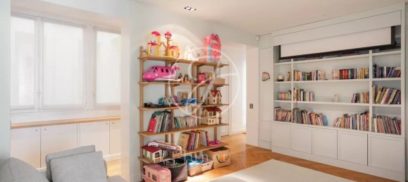 Квартира с 5 спальнями в Париж, Франция № 131472 4