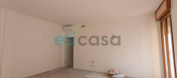 3 Schlafzimmer Wohnung in Piacenza, Italy, Nr. 193843 20