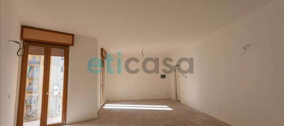 3 Schlafzimmer Wohnung in Piacenza, Italy, Nr. 193843 18