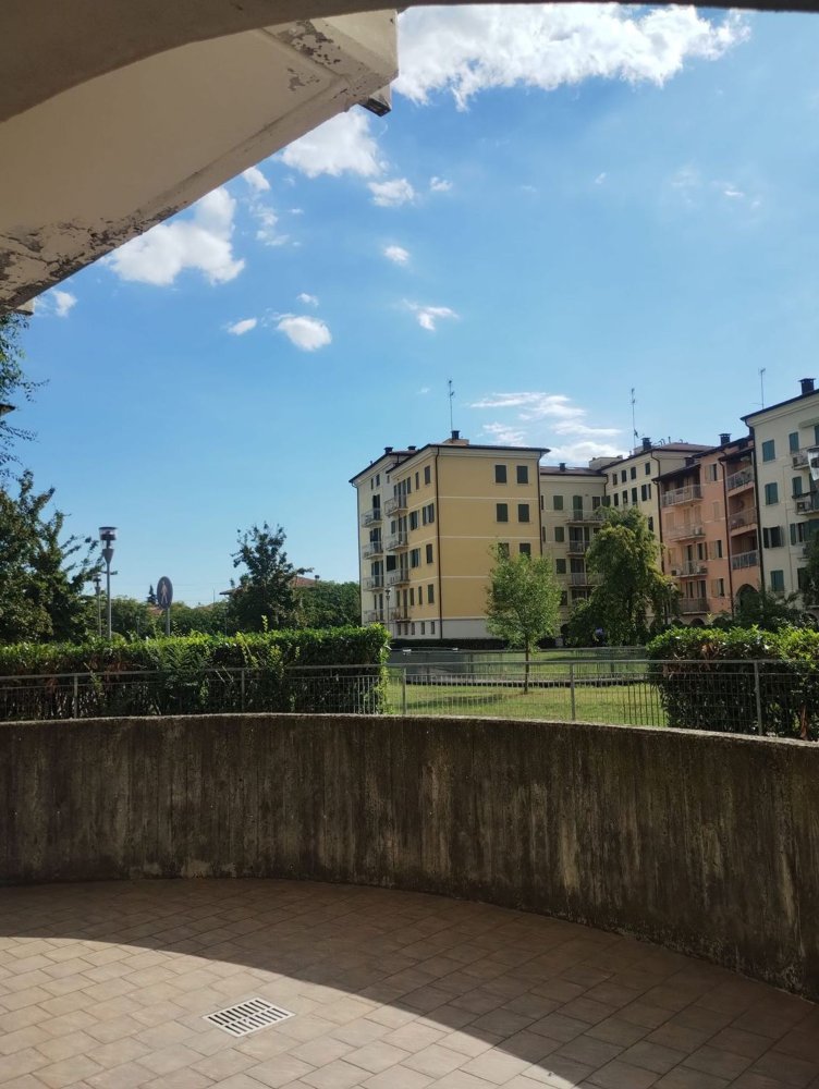 2 Schlafzimmer Wohnung in Parma, Italy, Nr. 377838