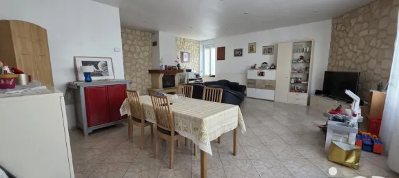 5 Schlafzimmer Haus in Thil, France, Nr. 319737 3