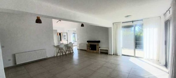 3 bedrooms Villa in Tala, Cyprus No. 19055 8