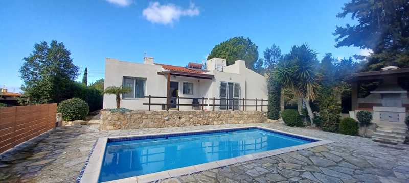 3 bedrooms Villa in Tala, Cyprus No. 19055