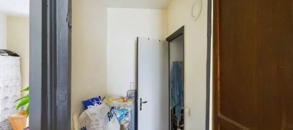 Edificio de 1 dormitorio en Maizieres-la-Grande-Paroisse, France No. 239354 4