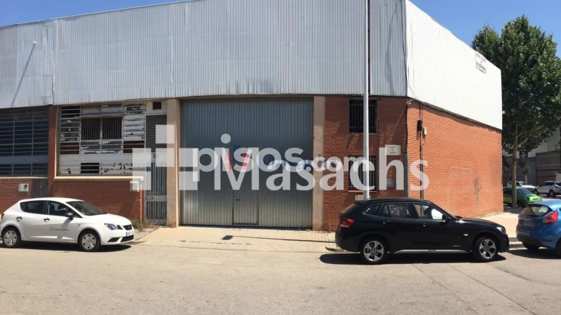 311m² Warehouse in Barcelona, Spain No. 205042