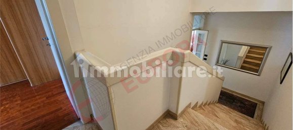 4 Schlafzimmer Villa in Ponte San Nicolò, Italy, Nr. 321681 4