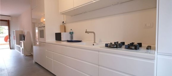 3 rooms Apartment in Scandicci, Italy No. 265770 9