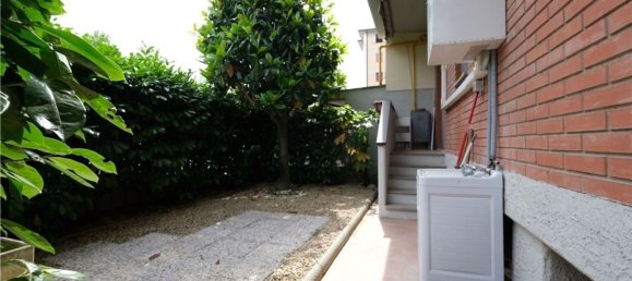 3 rooms Apartment in Scandicci, Italy No. 265770 24