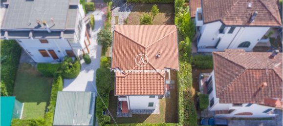 6 bedrooms Villa in Pietrasanta, Italy No. 310497 4