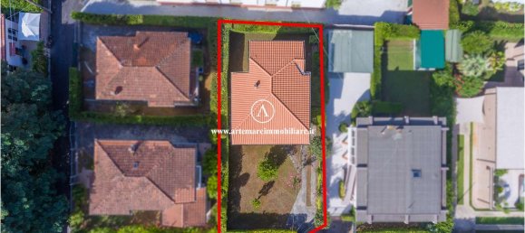 6 bedrooms Villa in Pietrasanta, Italy No. 310497 3