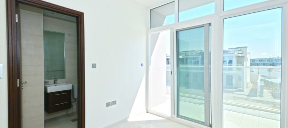 3 bedrooms Villa in Dubai, UAE No. 469 8