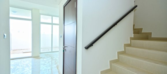 3 bedrooms Villa in Dubai, UAE No. 469 10