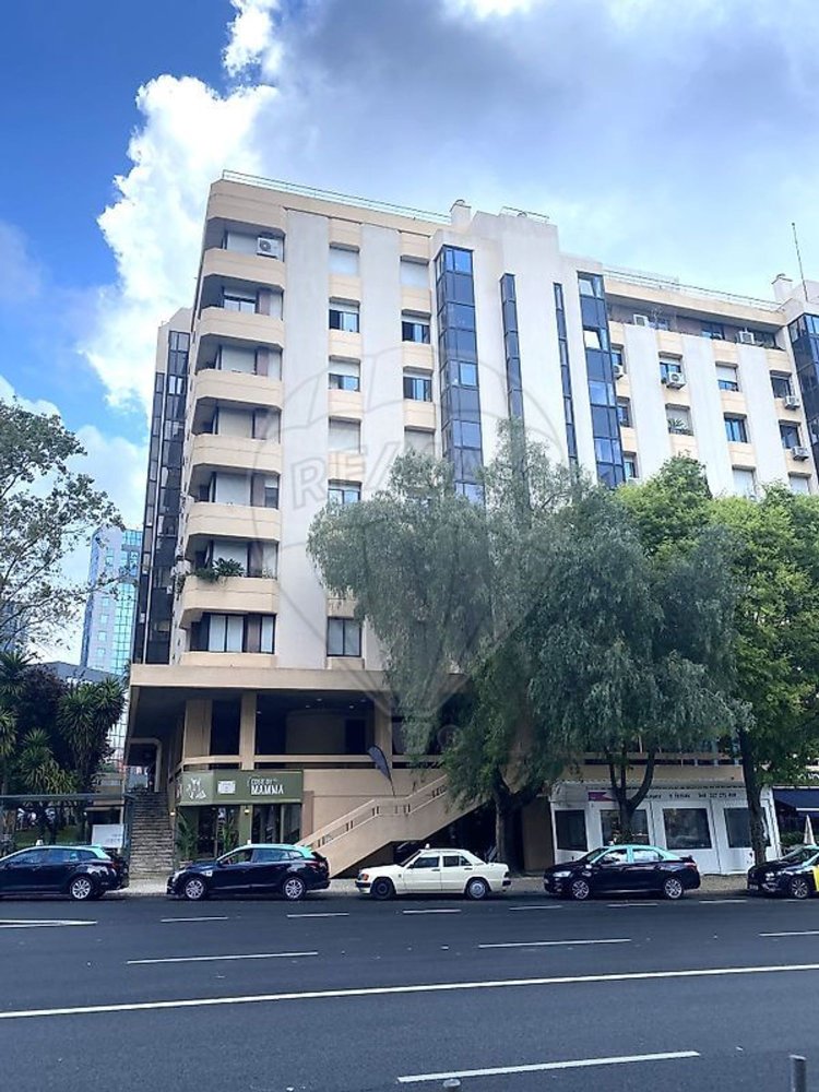 Коммерческая недвижимость 11м² в Лиссабон, Португалия № 327735