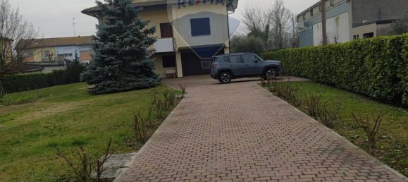 3 bedrooms Villa in Lugo, Italy No. 65613 3