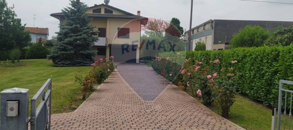 3 bedrooms Villa in Lugo, Italy No. 65613 2