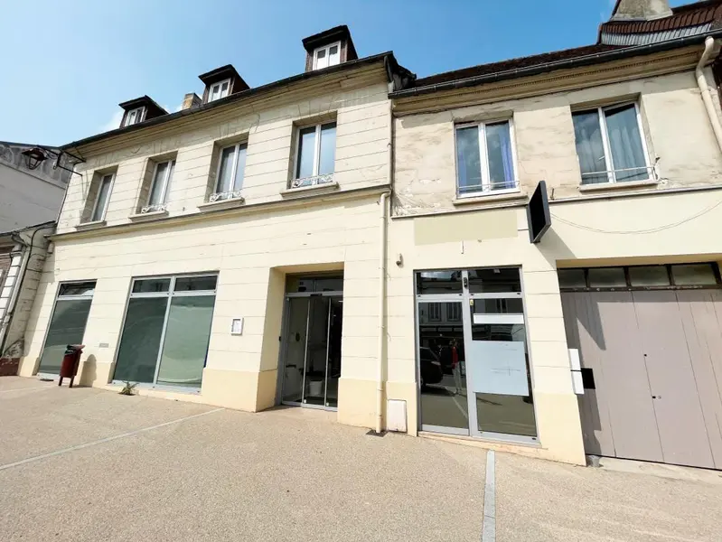 Gewerbliche Immobilie in Conches-en-Ouche, France 168m², Nr. 288939