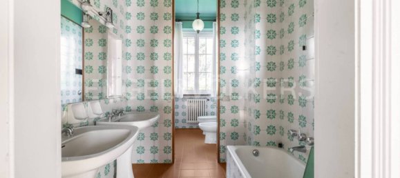 5 Schlafzimmer Villa in Varese, Italy, Nr. 126291 9