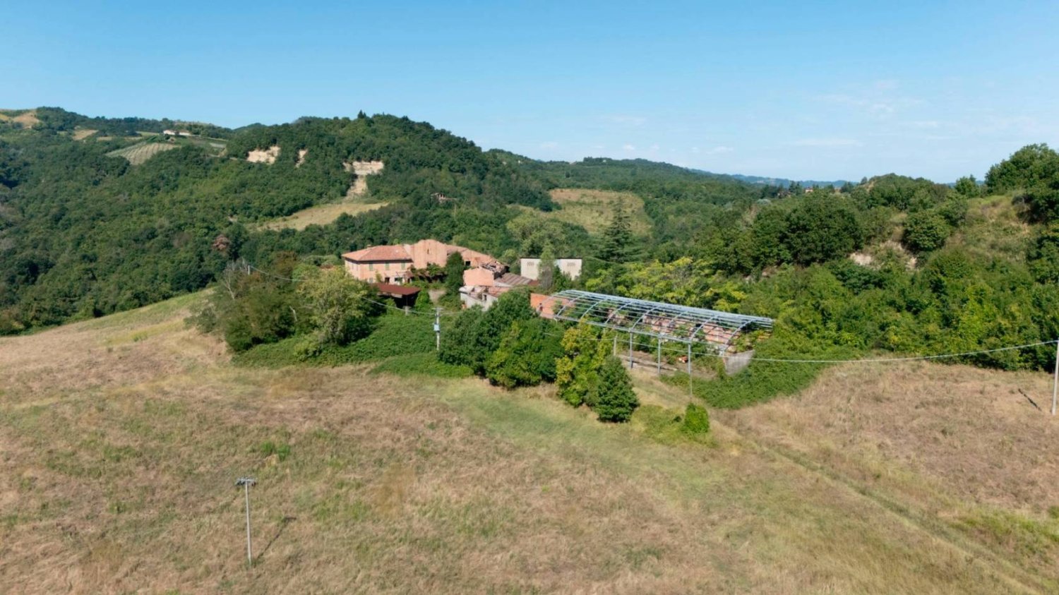 427000m² Land in Pianoro, Italy No. 390042
