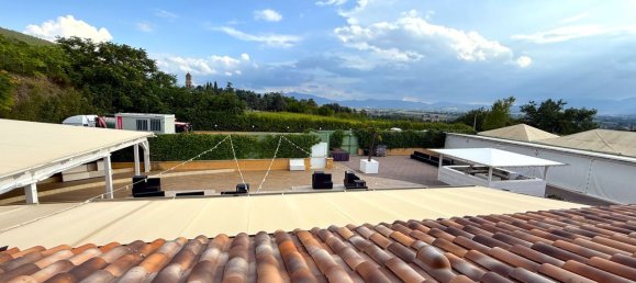 Propriété commerciale à Trevi, Italy 400m² No. 379740 10