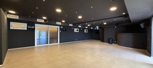 Propriété commerciale à Trevi, Italy 400m² No. 379740 25