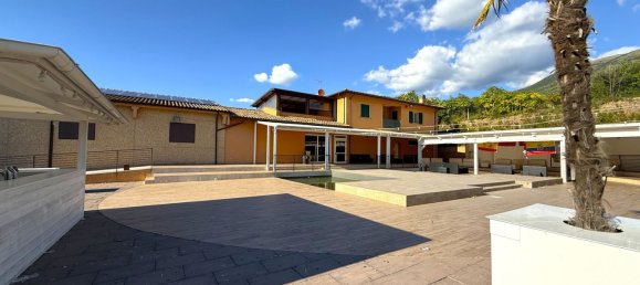 Propriété commerciale à Trevi, Italy 400m² No. 379740 18