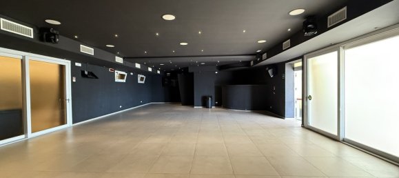 Propriété commerciale à Trevi, Italy 400m² No. 379740 21
