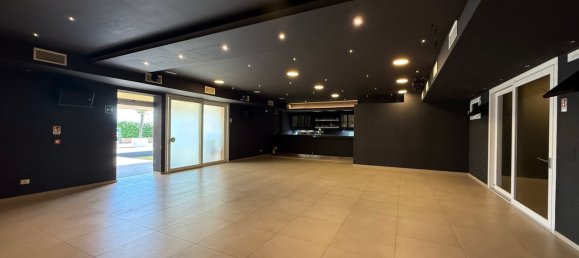 Propriété commerciale à Trevi, Italy 400m² No. 379740 23
