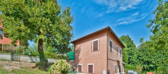 Замки и поместья с 10 комнатами в Рокка Приора, Италия № 132792 10