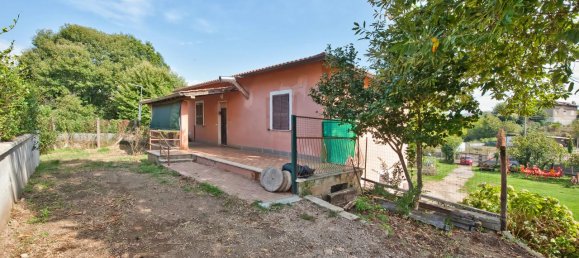 Замки и поместья с 10 комнатами в Рокка Приора, Италия № 132792 3