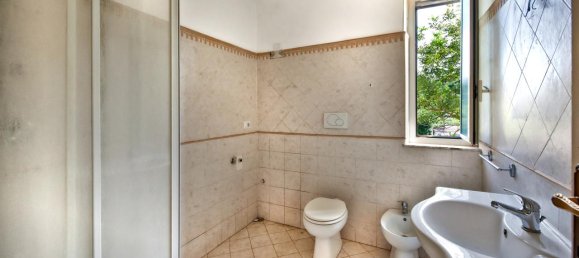 Замки и поместья с 10 комнатами в Рокка Приора, Италия № 132792 25