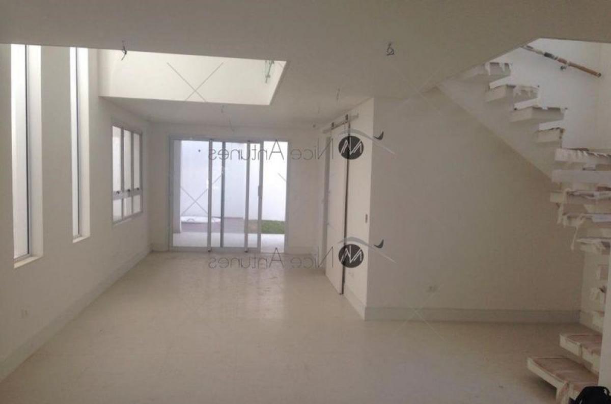 4 bedrooms House in Sao Paulo, Brazil No. 592442