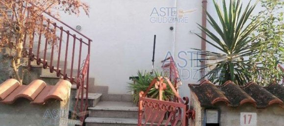 5 rooms Apartment in Penne, Italy No. 186506 16