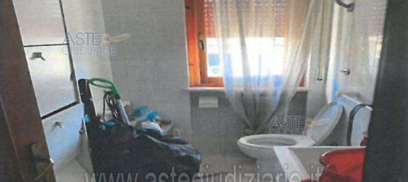 5 rooms Apartment in Penne, Italy No. 186506 19