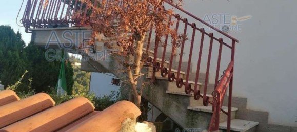 5 rooms Apartment in Penne, Italy No. 186506 17