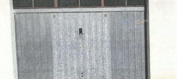 5 rooms Apartment in Penne, Italy No. 186506 10