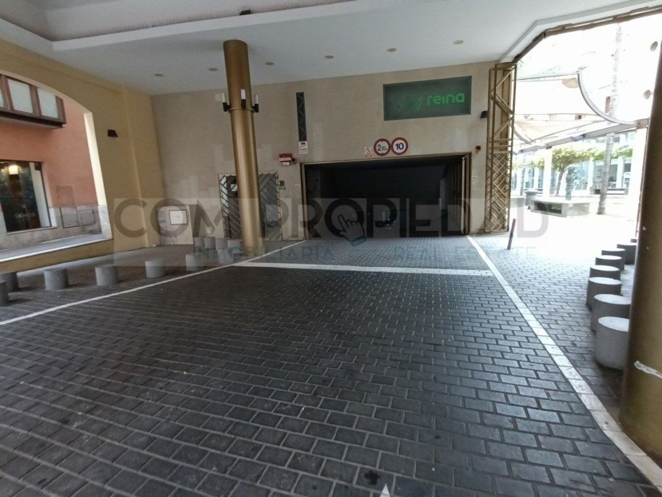 18m² Garage in Palma de Majorca, Spain No. 226570