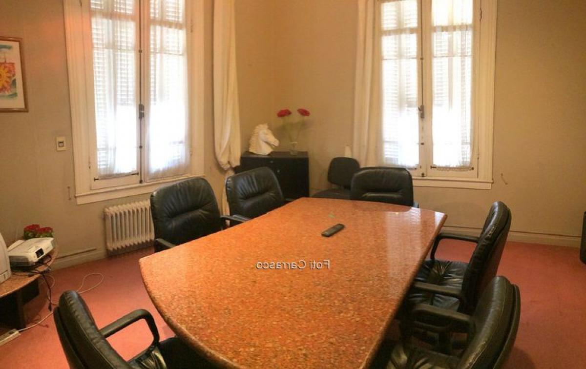 6 bedrooms House in Montevideo, Uruguay No. 12656