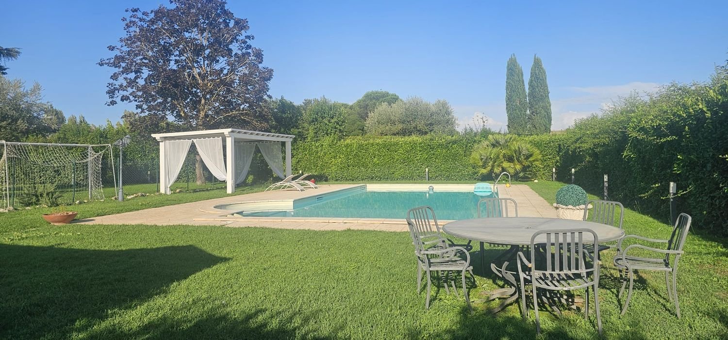 5 bedrooms Villa in Rome, Italy No. 338044