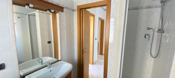 7-Zimmer Haus in Montegranaro, Italy, Nr. 83104 10