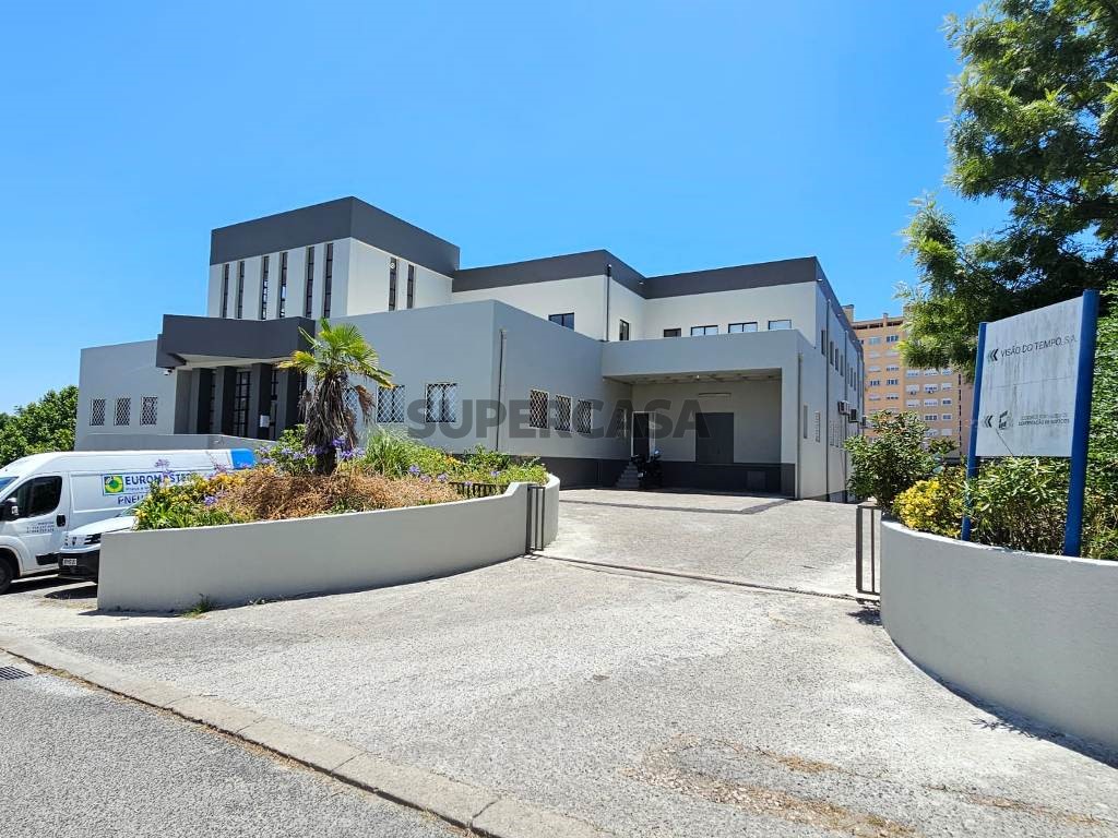 Офис 400м² в Оэйраш, Португалия № 157599